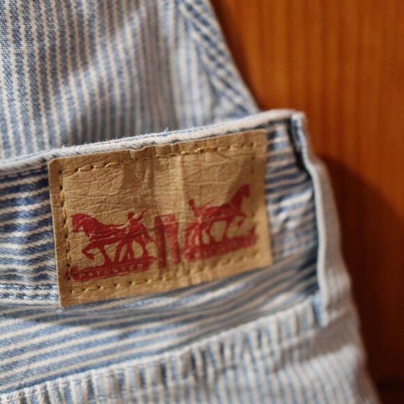 Levi’s Hickory Stripe Shortalls Overalls Crisscross Straps Juniors 13 NWT - Picture 10 of 16